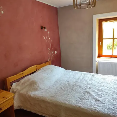 Casa rural De 132 M² Avec Cheminée Et Jardin à - Fr-1-496-257 *