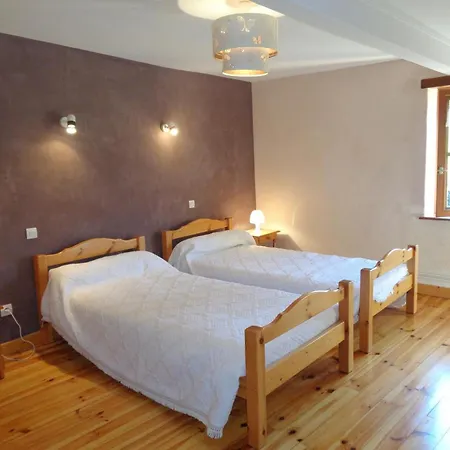 De 132 M² Avec Cheminée Et Jardin à - Fr-1-496-257 Renaison